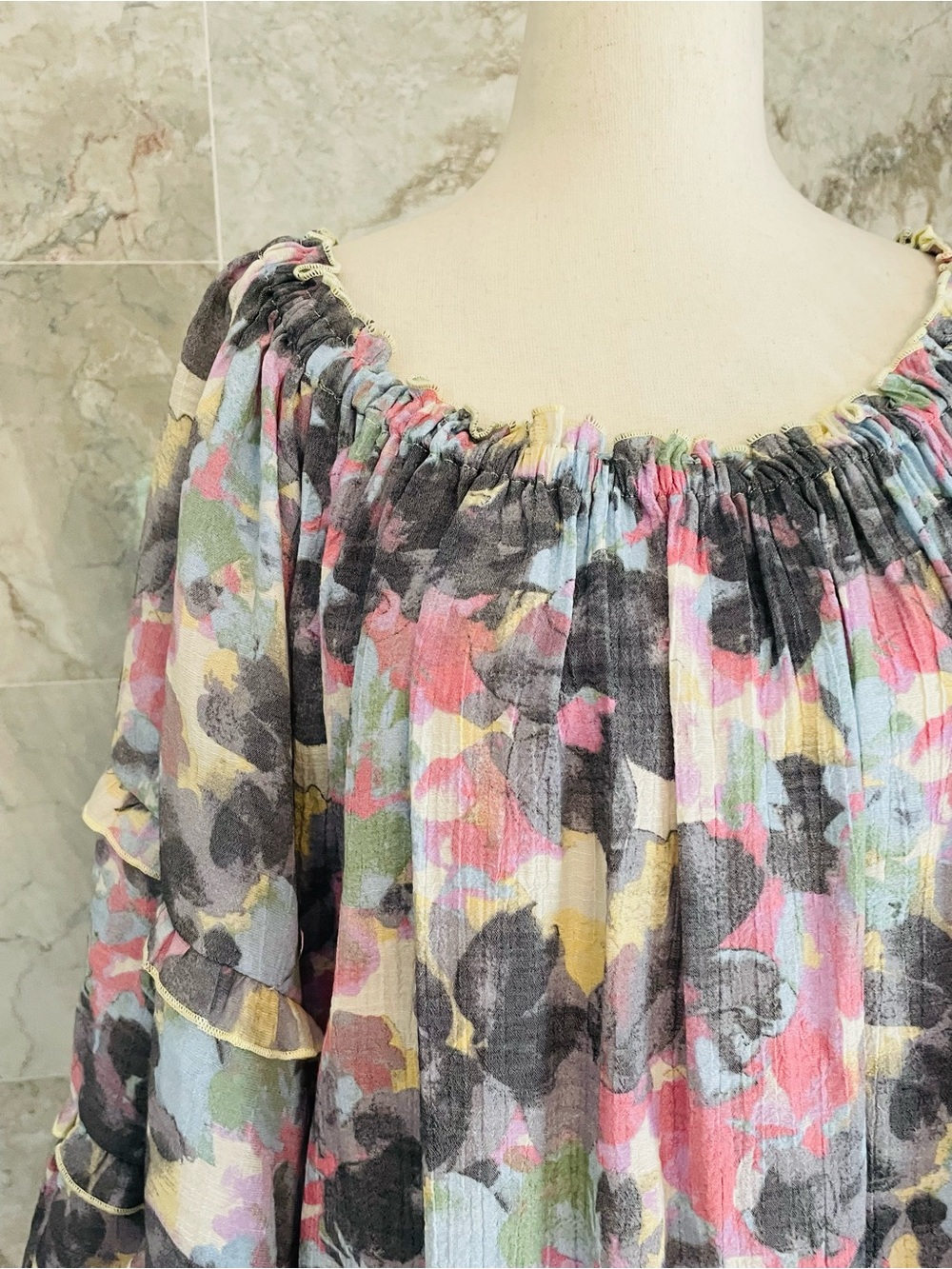 Zac & Rachel Woman Abstract Off the Shoulder Top - Picture 4 of 8